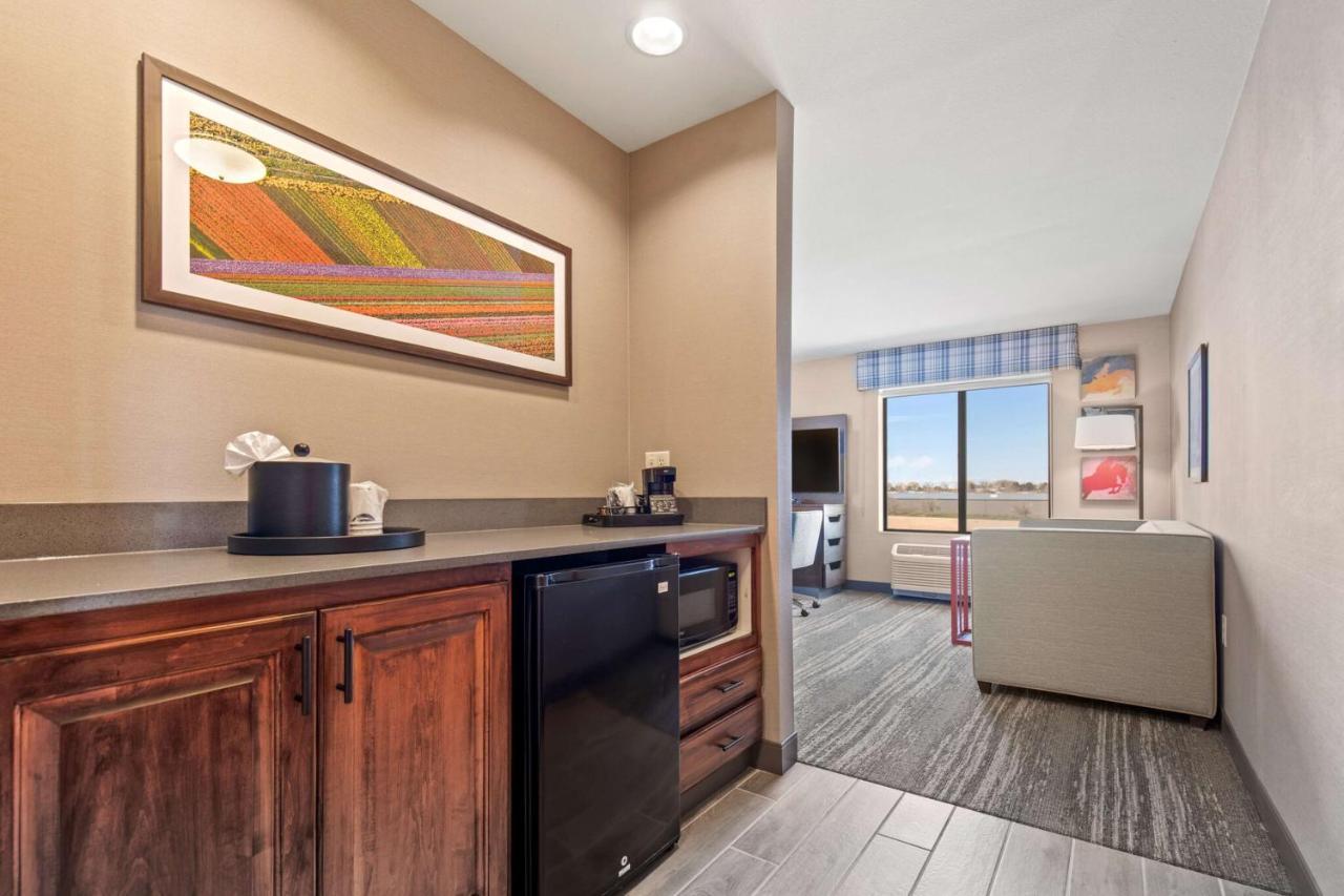 Hampton Inn & Suites Greeley Exterior foto