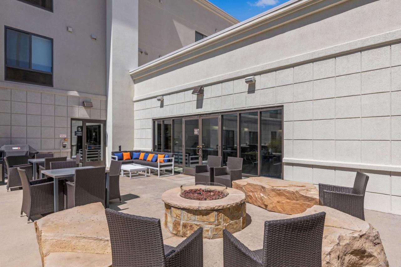 Hampton Inn & Suites Greeley Exterior foto